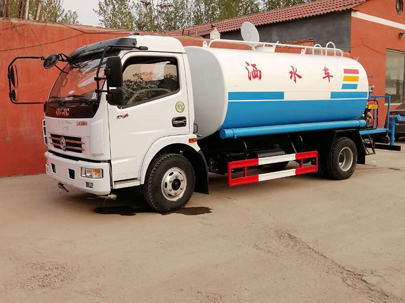 東風(fēng)多利卡10噸灑水車