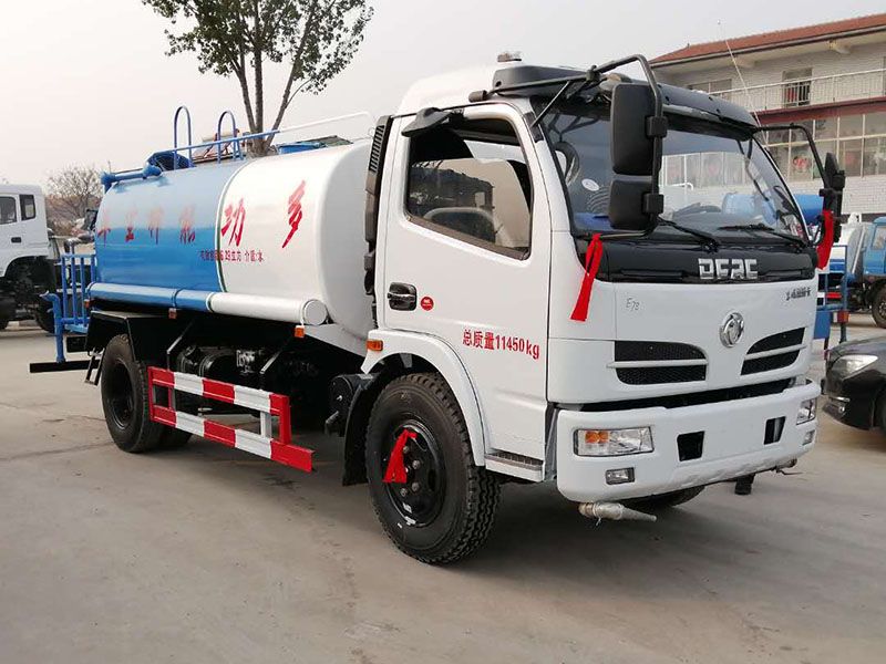 東風(fēng)福瑞卡8立方霧炮灑水車