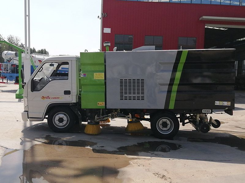 機(jī)動(dòng)掃地車(chē)