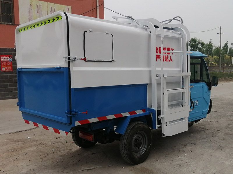 電動4立方灑水車