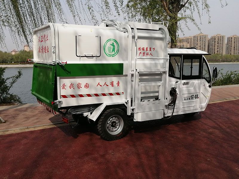 高端電動(dòng)垃圾車