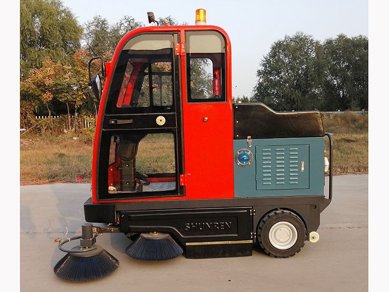 高端電動掃地車