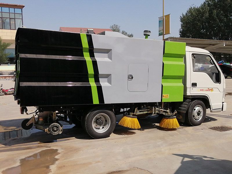 機(jī)動(dòng)掃地車